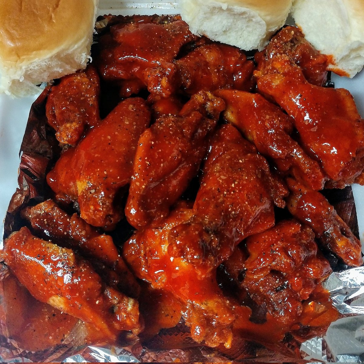 WingzandMore's tweet photo. ** Hot Wingz! **
* Stop in or call 816-756-4042 to order *
โ Buffalo Hot with Lemon Pepper shown #wingz #shoplocal #shoplocalkc
#GVMObusinesspride #hotwings https://t.co/PDet2OqZCE