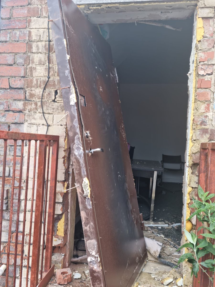 staffsresponse's tweet photo. An excellent discovery by #Shift2North officers this afternoon … they located over 200 cannabis plants after forcing entry into a property in Burslem. One arrest was made and enquiries are ongoing! https://t.co/zqjtj9a0Se