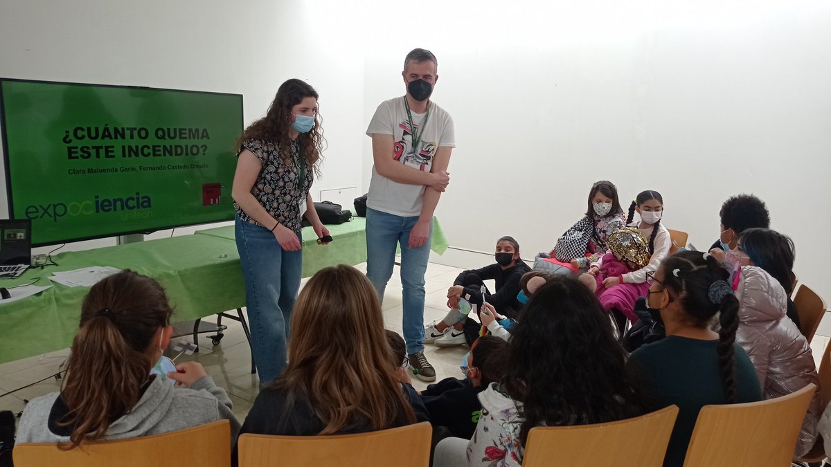 forestalesponfe's tweet photo. Hoy hemos estado #onfire 🔥🔥en la #expociencia de @unileon en #ponferrada con estos talleres:

⚠️ Cuánto quemará un incendio con
#wildfireanalyst @tecnosylva 

📲 Realidad aumentada para proteger tu casa de los #iiff

#prevencion
#learningservice
@EIAF_ULE https://t.co/55dsG15SUT