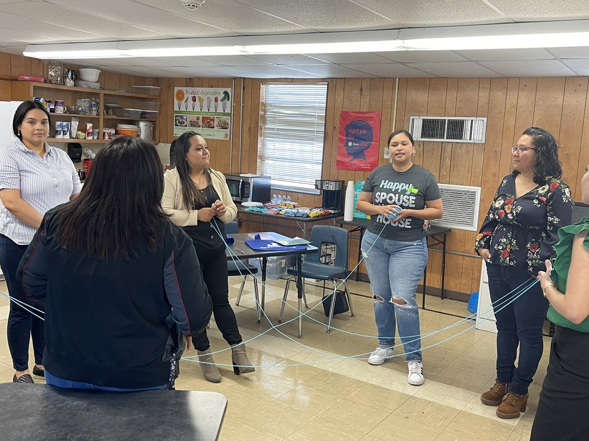 PSSWalnutCreek's tweet photo. Happy to start  E Promotora Program @WalnutCreekECP . If you have not registered, you still have time. Call Hilda Hernandez 512-414-4499
#epromotoraprogram #learningtogether https://t.co/mNKNfcpNwi