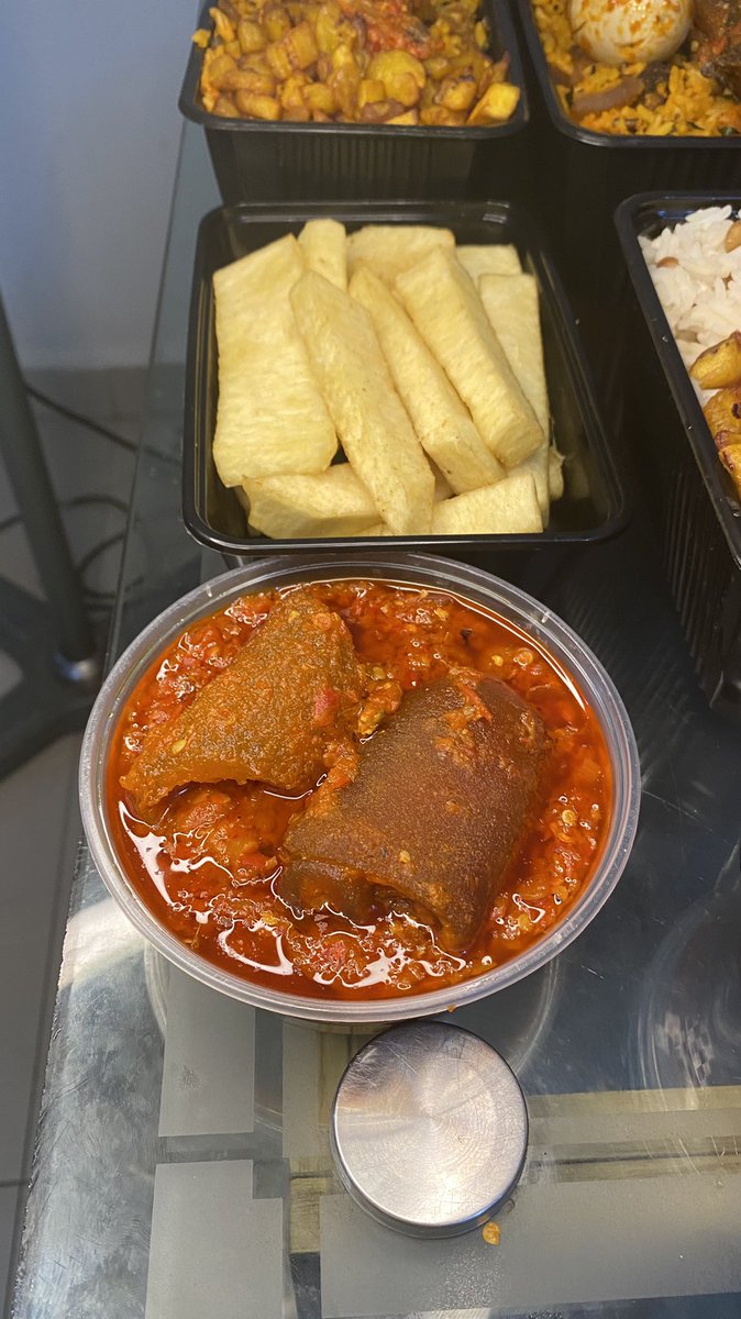 _MummyMo's tweet photo. Kindly RT
Thursday’s Menu: 
Jollof rice 
Asaro
Yam fries 
Turkey/chicken/fish/goatmeat stew
Peppered turkey, fish, snails, goatmeat, chicken, ponmo 
Cookies/brownies-N500
📍: Lagos 

Want a pack or 20 for tomorrow, kindly send a dm or click on the link in our bio to order https://t.co/0LfflZmxDq