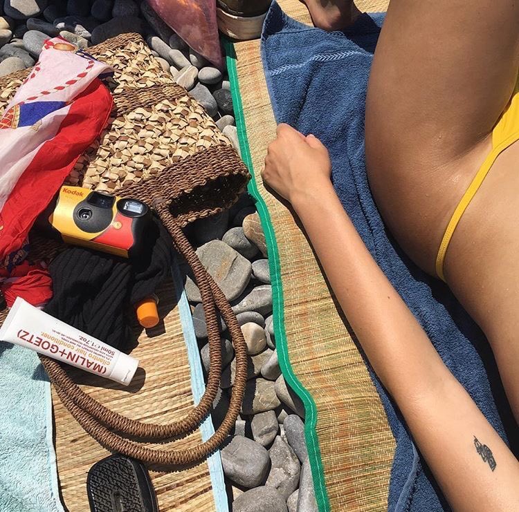 lassybees's tweet photo. nothing can beat a beach day https://t.co/cJo2t2wvi2