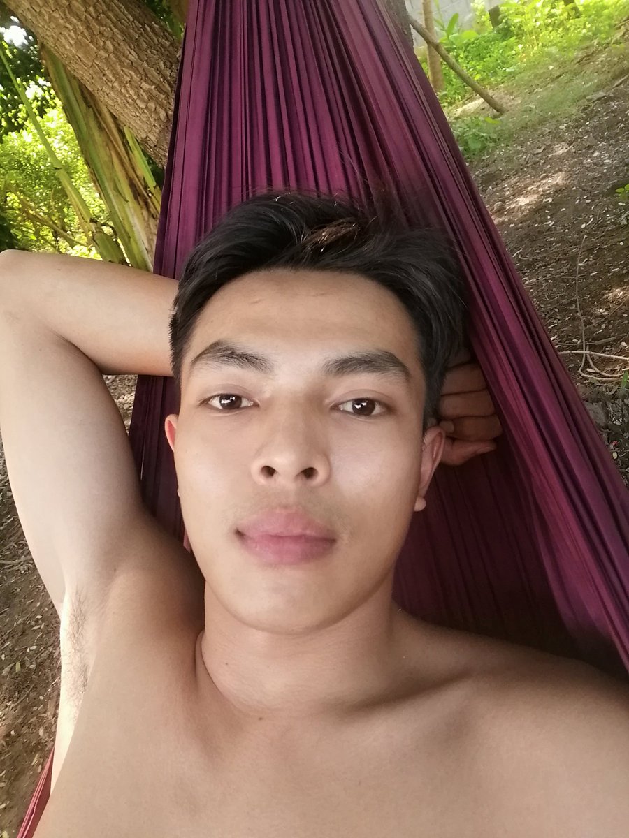 Jtp110141's tweet photo. เที่ยงคืนกับความเหงา​ ✌️✌️ ##ลาดหญ้า​ #กาญจนบุรี https://t.co/LVx24Ia5i8