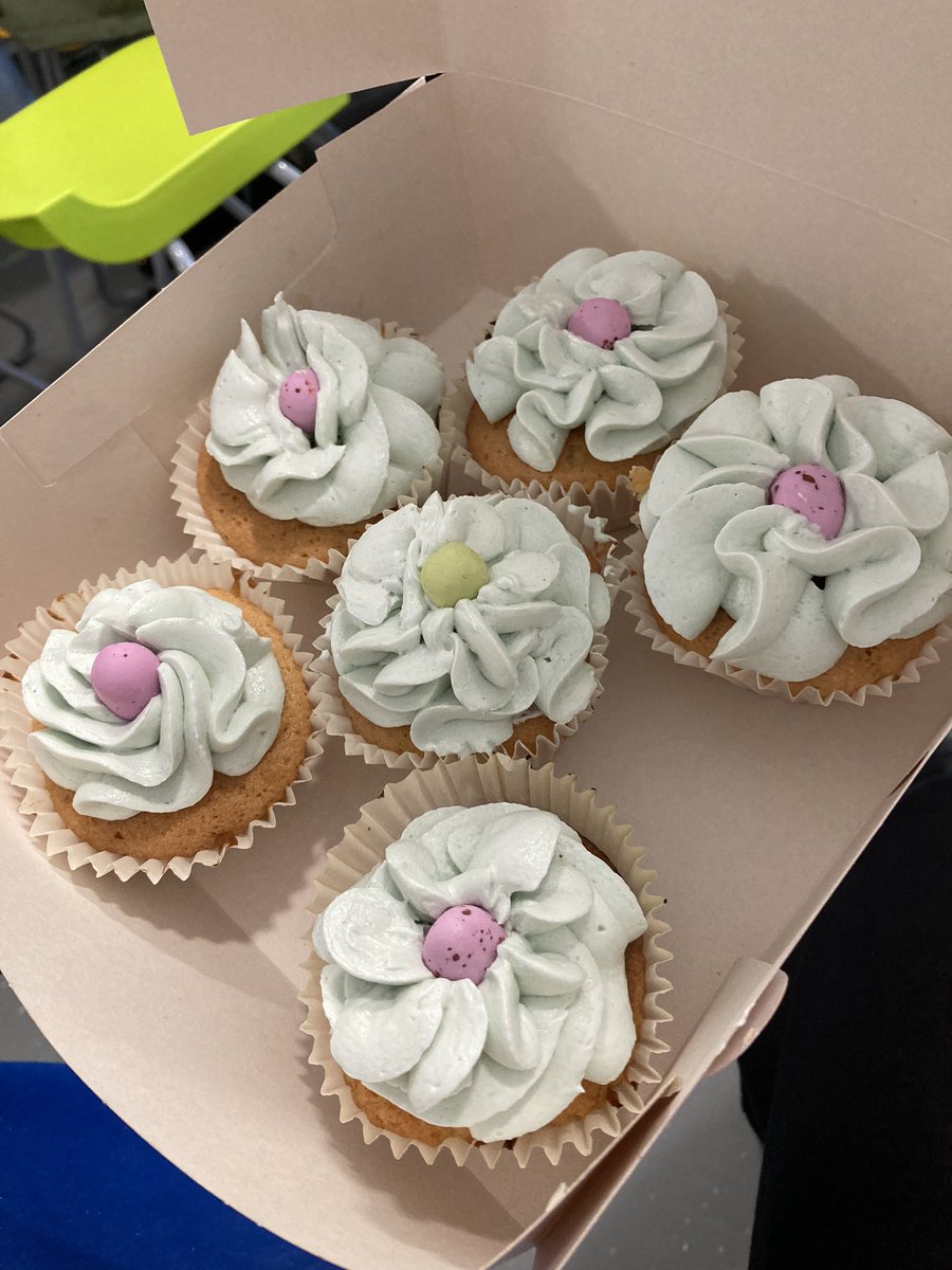 WCHS_Pathways's tweet photo. Look at these cakes 🥰 the icing 🤤

@WestCalderHigh #weAREwchs https://t.co/Xp4xV4wicL