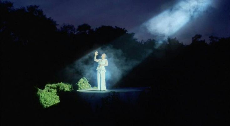 bestofharry___'s tweet photo. lights up.... https://t.co/QeRzVMWqlV