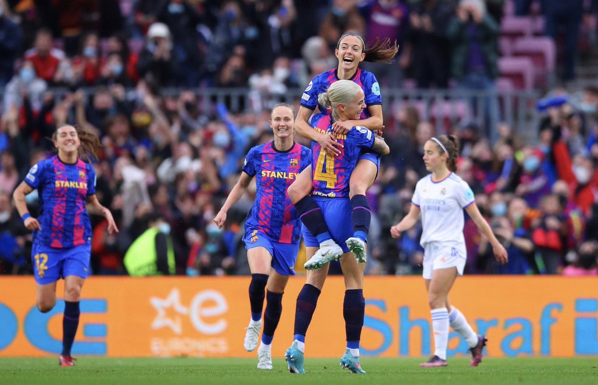 Demostrant que poden omplir i fer vibrar un camp nou cada vegada que faci falta , fent-nos gaudir del seu joc com sempre, enhorabona noies!
 #UWCL