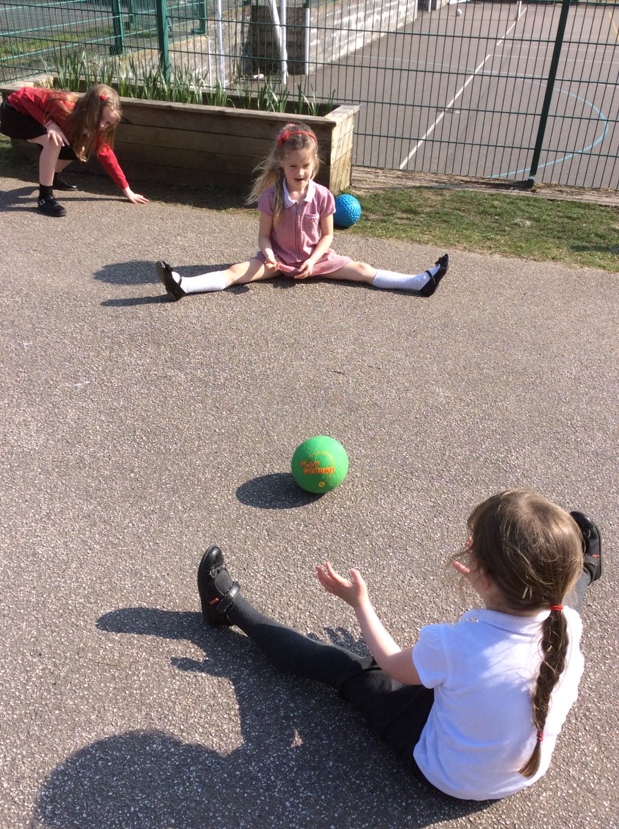 penryn_YR's tweet photo. Developing our physical skills in the sunshine. https://t.co/njjaFy3zFX