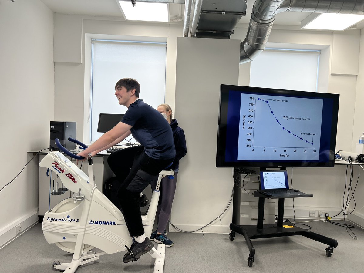 EmmaLoren_FE's tweet photo. Excellent day at @AngliaRuskin today with our @N_HertsCollege Sports &amp; Exercise Science students, getting a taster of University life. 💪🏻🧑‍🔬🚴 https://t.co/4ByoGENVjX