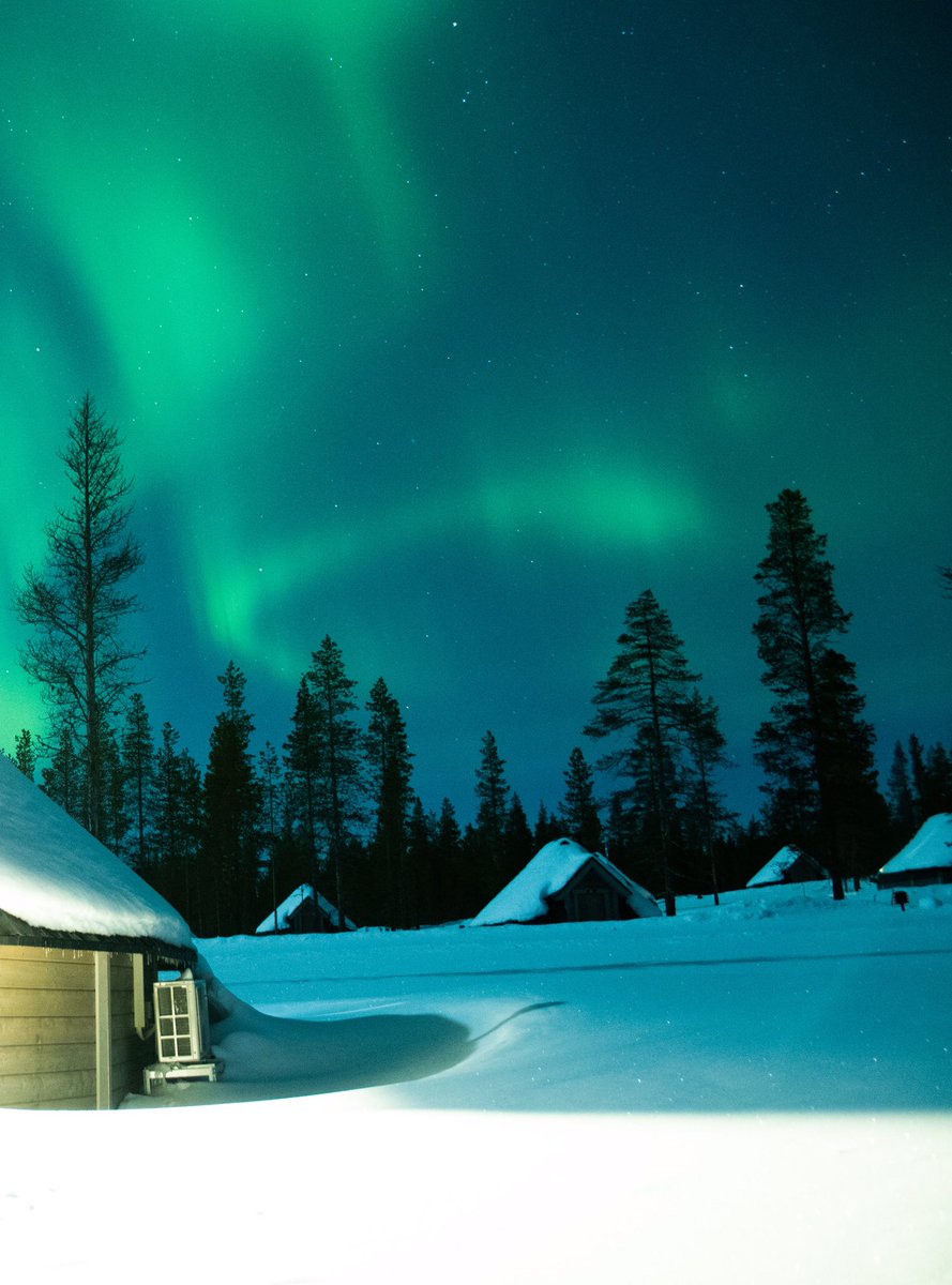 hump999's tweet photo. Finland with Aurora Zone #AuroraZoneMoments @Aurora_Zone https://t.co/u2vgrxz4Wz