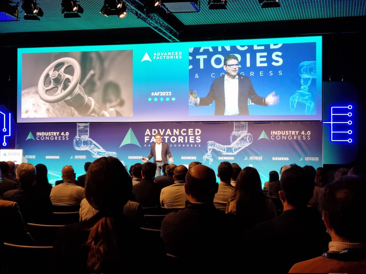 franciscux's tweet photo. Gran sesión de concienciación en @AdvanFactories de la mano de @marcvidal. Las cosas se pueden decir más alto pero no más claro. https://t.co/XXzYMkGM7S