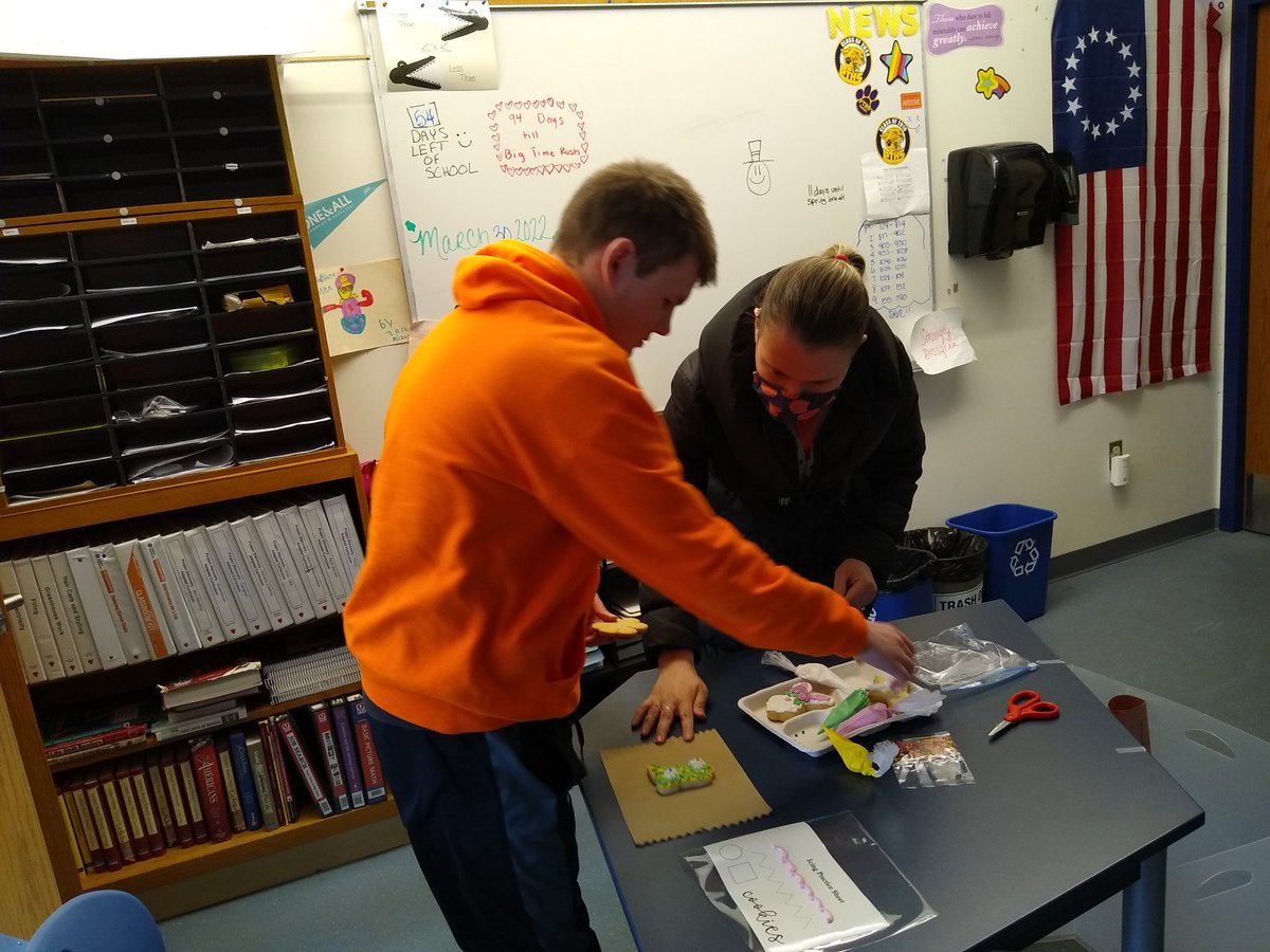 JLefebvrePTHS's tweet photo. A big thanks to @TeacherHelenek for demonstrating cookie decorating  as an SEL activity for my students. A great time was had by all! @pthsnation @RichHayzler @ElaPequannock https://t.co/i9CgzMJxEX