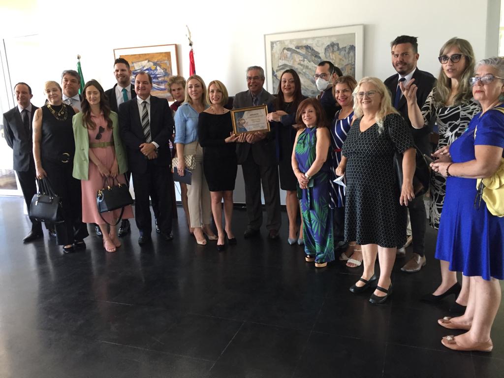 SRBinBrazil's tweet photo. Apresentação dos potenciais de investimentos estrangeiros na 🇷🇸 para mídia 🇧🇷. Durante o evento foram mostradas as características culturais e históricas do país, como belezas e riquezas naturais, bem como o património religioso e histórico da 🇷🇸 e servido um almoço típico 🇷🇸🇷🇸 https://t.co/OFN2JTZVzz