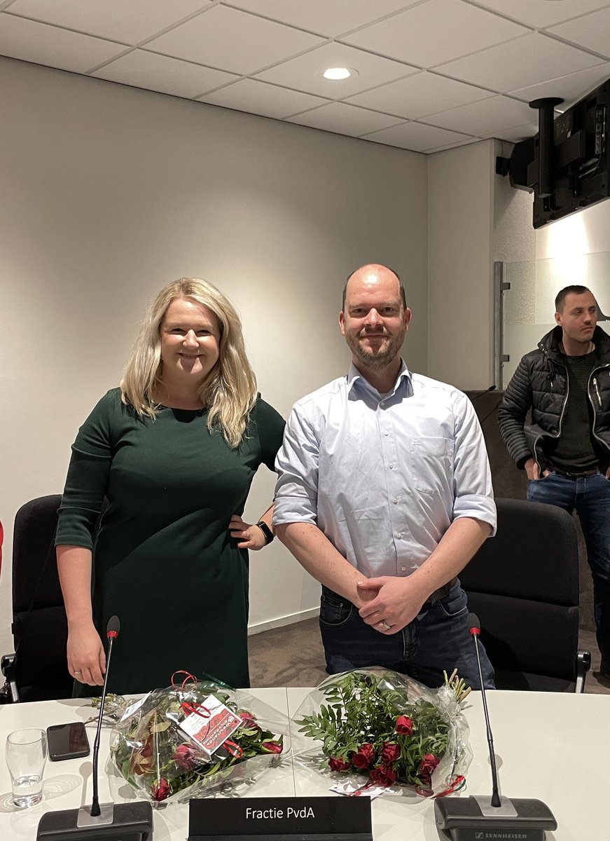 Installatie van de nieuwe raad! Dit zijn onze toppers 🌹#brunssum #pvda