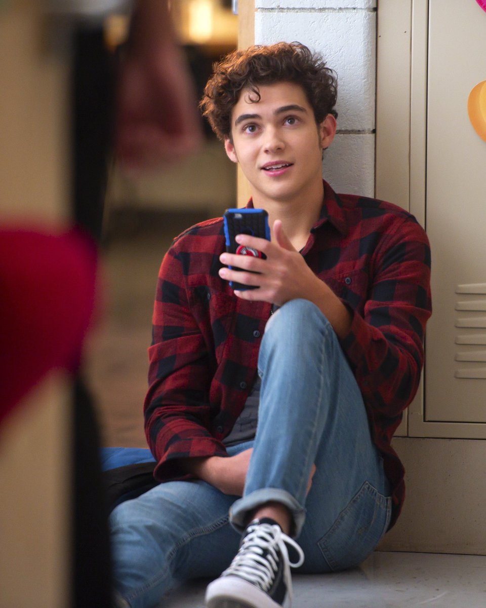 Vote Joshua Bassett for Favorite Male TV Star (Kids) at kidschoiceawards.com! 🧡 #HSMTMTS