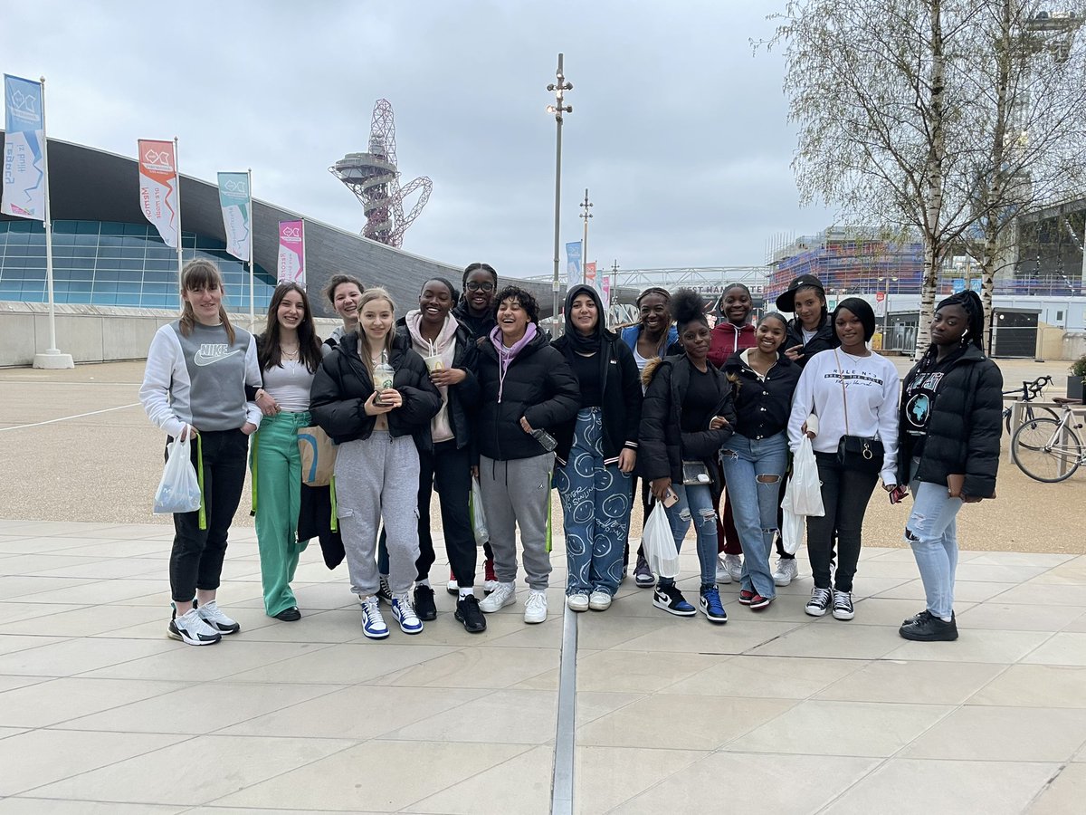 STA_PEd's tweet photo. Ready for the game @LondonLions 🏀 https://t.co/2QJeVAB50C
