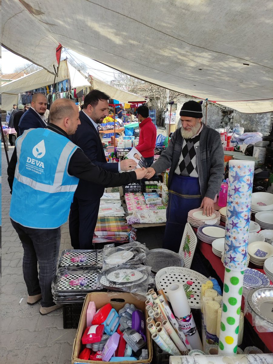 arnavutkoy_deva's tweet photo. Arnavutköy Deva Partisi olarak İmrahor Mahallesi Esnafımızı ziyaret edip , Esnafımızın dertlerini dinledik.Sayin Genel başkanımız Ali BABACAN 'in selamlarını ilettik.
@drerhanerol 
@fatihkarabalikk 
#dertlerindevası 
#devahalkta 
#arnavutkoydeva https://t.co/jeVyPXZYkD