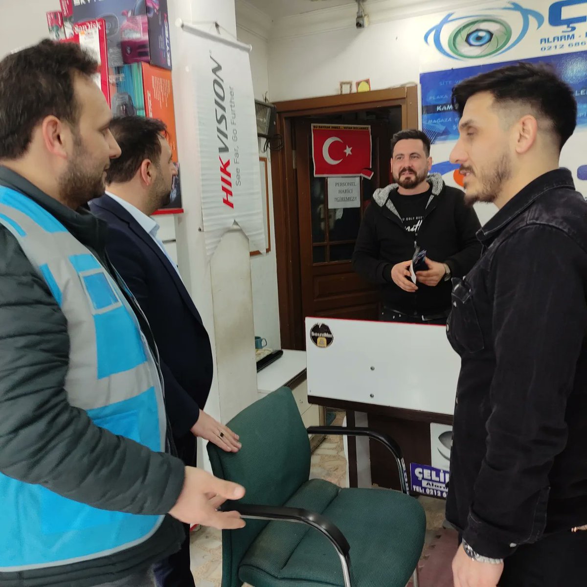 arnavutkoy_deva's tweet photo. Arnavutköy Deva Partisi olarak İmrahor Mahallesi Esnafımızı ziyaret edip , Esnafımızın dertlerini dinledik.Sayin Genel başkanımız Ali BABACAN 'in selamlarını ilettik.
@drerhanerol 
@fatihkarabalikk 
#dertlerindevası 
#devahalkta 
#arnavutkoydeva https://t.co/Z3xs9jLkeY