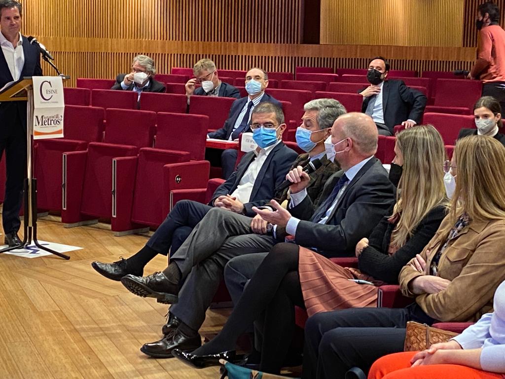 ACW_asociacion's tweet photo. 🧐Nuestro presidente @ESalsamendi representando a #Proworkspaces en el #VFORO INMOBILIARIO de #OFICINAS #COWORKING &amp; #FLEXOFFICE
🗣🗯La oferta del sector flex office está dando respuesta a la demanda de muchas corporaciones para incorporar modelos híbridos. https://t.co/yecy0Izuks