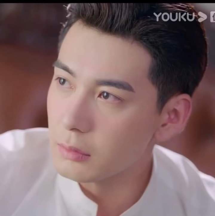 Já é dia 31 na China, então feliz aniversário pra essa coisinha linda que deu vida ao nosso amado comandante Tan. 生日快乐 Chen Xing Xu