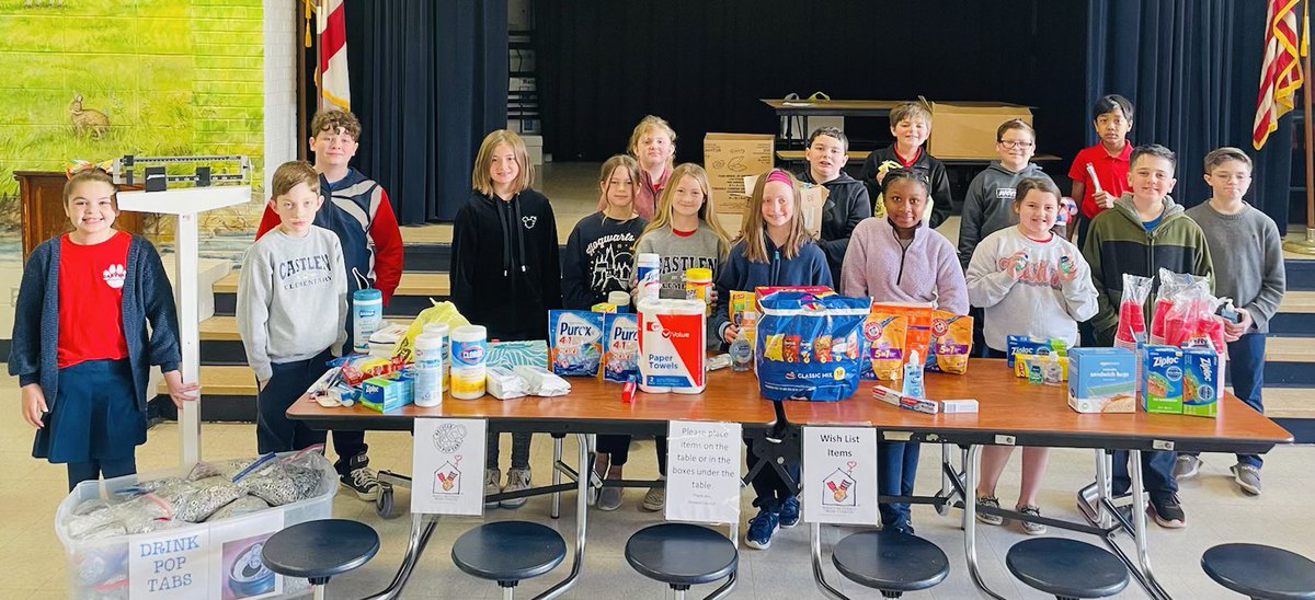 MobilePublicSch's tweet photo. We love to see our schools help their communities! Castlen Elementary students, parents and community members collected donations as a service project for the Ronald McDonald House. Way to go! The donations will go a long way to help those in need. #LearningLeading #FinishStrong https://t.co/P2U0P0Em4E