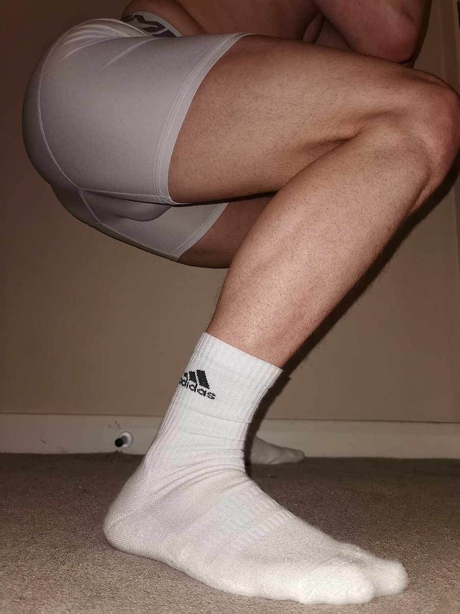 FitLad13's tweet photo. Working out that 🍑 mind spotting me? #gay #twink #whitesocks #socksgay #compression #spandex #underarmour #adidasgay https://t.co/kAOlXkAi1b
