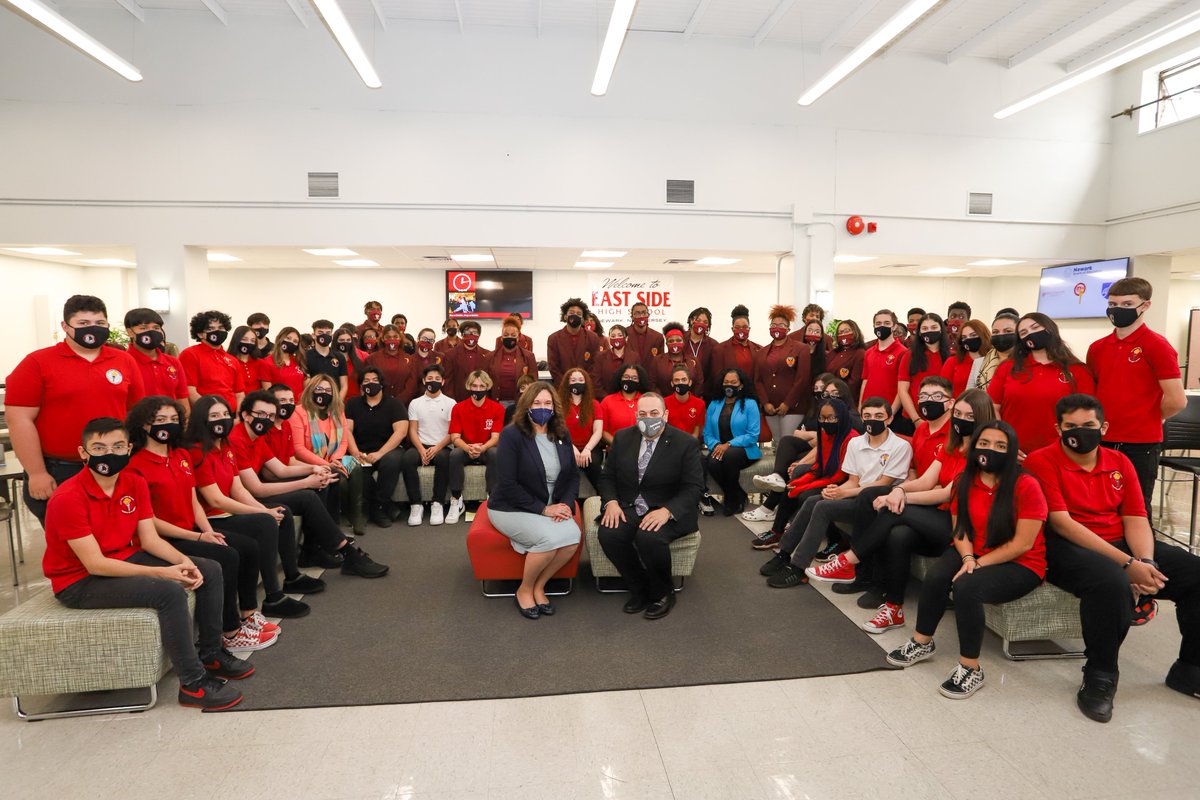 NPSvoices's tweet photo. Today, we had a visit from the @usedgov Deputy Secretary of Education, Cindy Marten who took a tour of our schools and met with students, teachers, and staff. #NewarkPublicSchools #NPSPride https://t.co/O64uk2DwUH