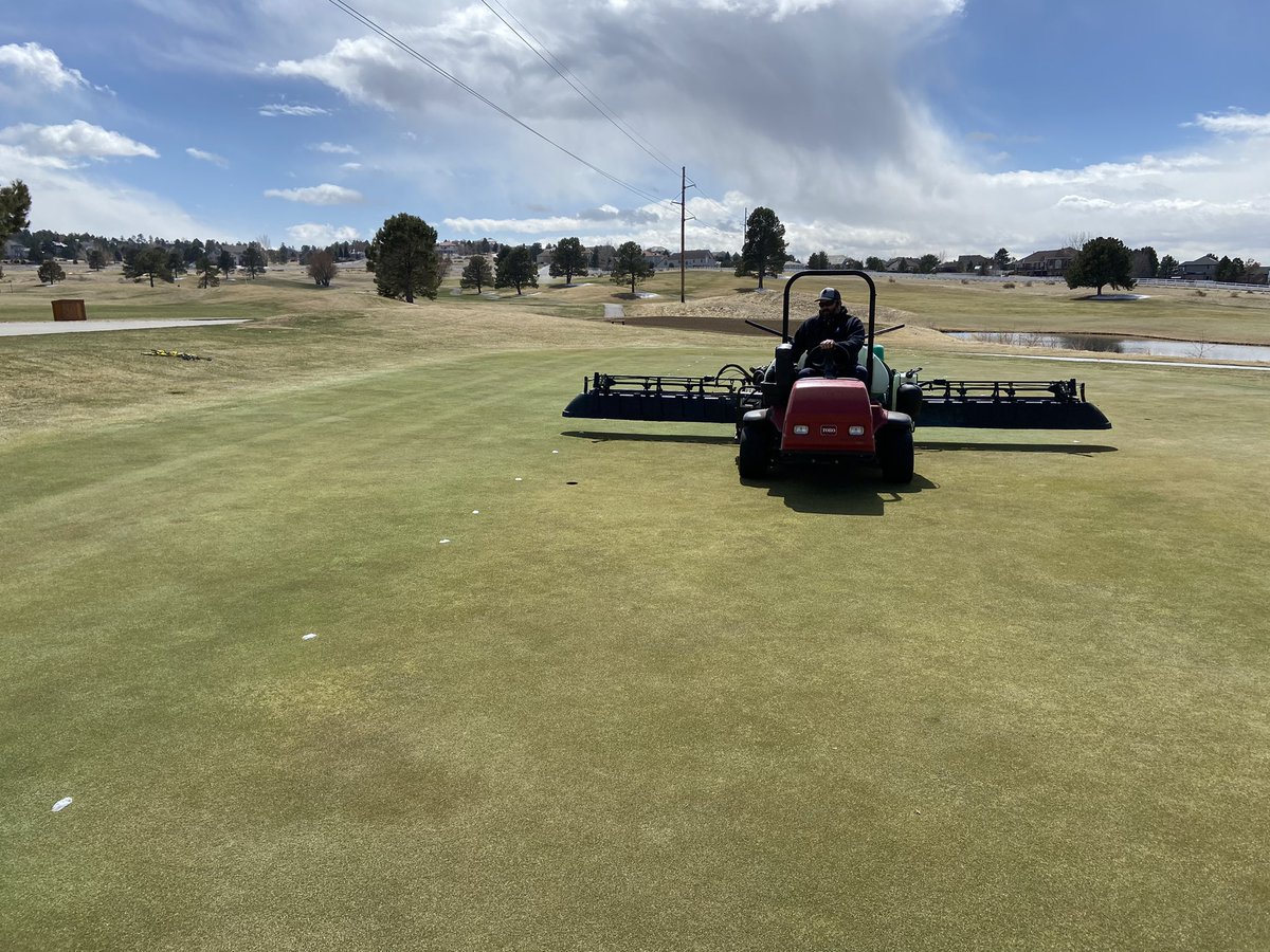 pinerygcm's tweet photo. The show goes on! Course covered in snow this morning. A bit of N and some pigment on the greens https://t.co/HHkeeu5uU1