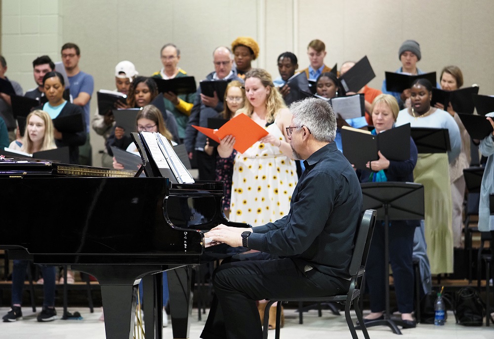 The USA Concert Choir and members of the Mobile Opera Chorus rehearse for this weekend's performance of "Calm Seas" with the <a href="/mobilesymphony/">Mobile Symphony</a>. More information on performances can be found at mobilesymphony.org #WeAreSouth