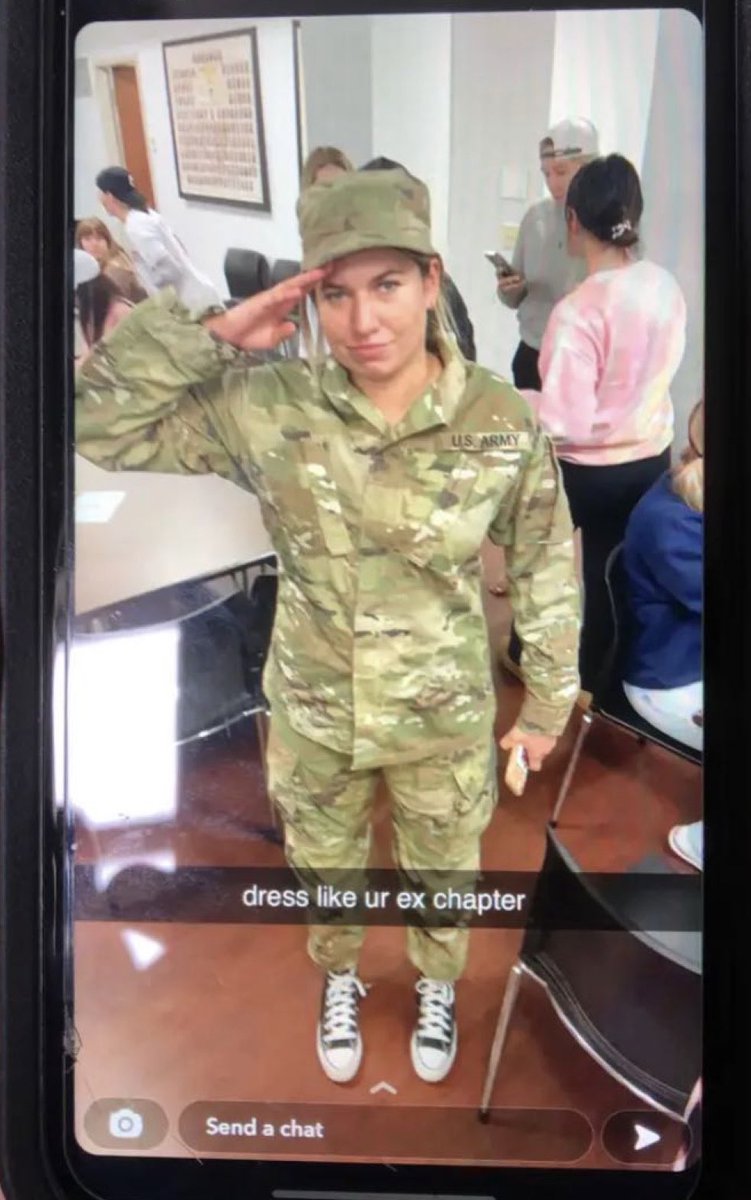 halllogan1221's tweet photo. Thank me for my service https://t.co/CJHkDxZjIy