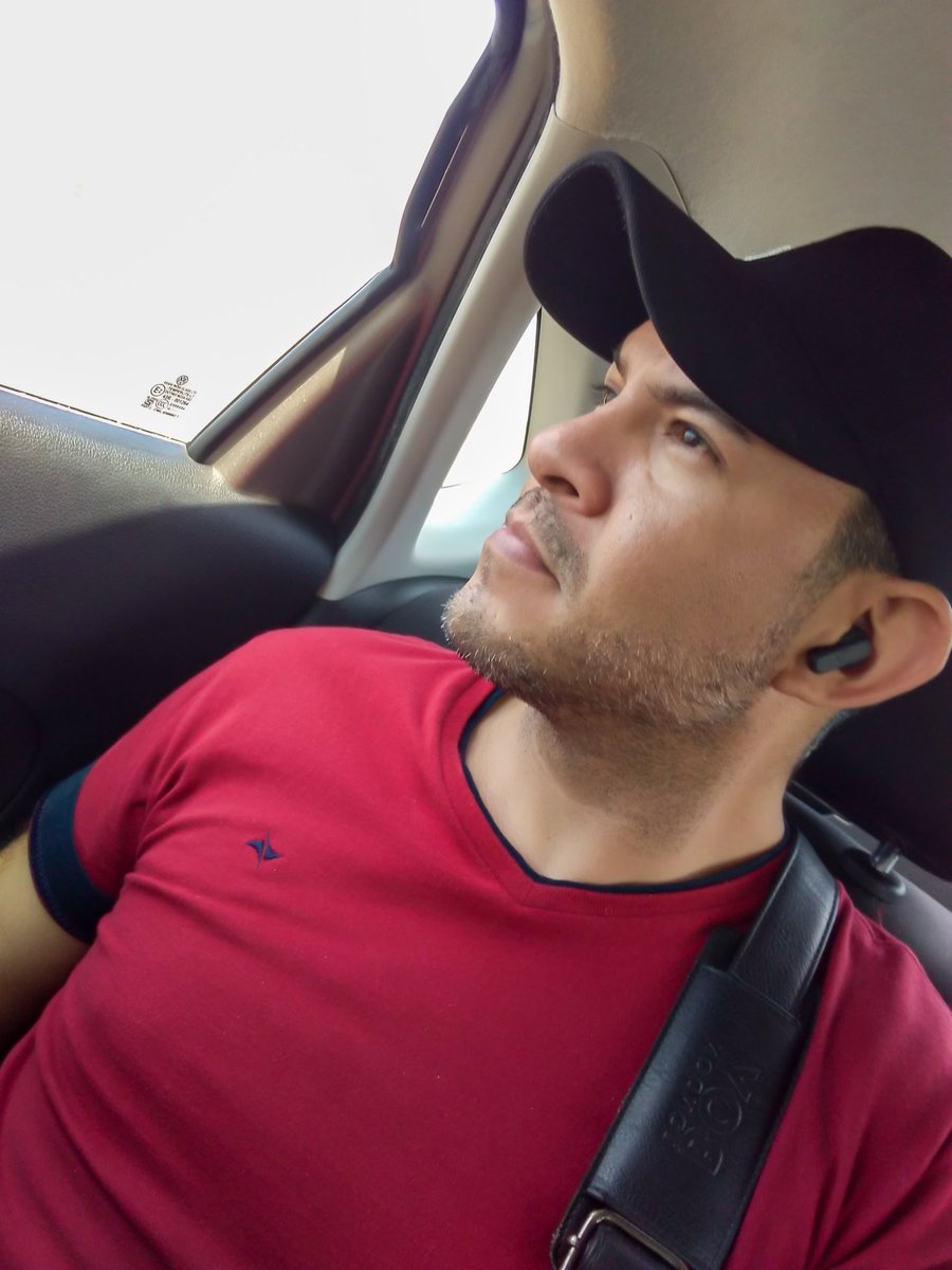 Calderocker's tweet photo. Y de pronto me obsequio una vista lejana para ver el mundo con mirada desprovista de odio 🙏🖤🔥
https://t.co/3KcjC2clf0 https://t.co/Hn26fMa3mx