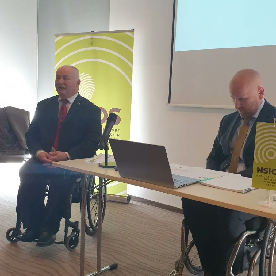 mddszRS's tweet photo. DS #MDDSZ Cveto Uršič se je udeležil zbora članic @InfoNsios v Laškem, kjer je predstavil ključne dosežke ter sprejete ukrepe v mandatu ministra @jciglerkralj za opolnomočenje in večjo vlogo invalidov v družbi ter številne druge novosti na področju invalidskega varstva. 👨🏻🦽👩🏻🦽✅ https://t.co/svY6bON4ZZ