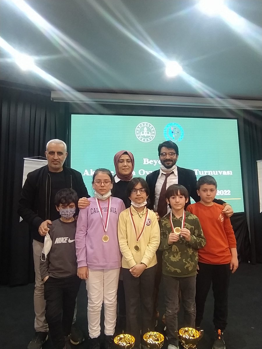 Akıl ve Zeka Oyunları Beyoğlu ilçe yarışmasında okulumuz 3 alanda birincilik🥇, 1 alanda ikincilik🥈 elde etmiştir. Öğretmenlerimizi ve öğrencilerimizi kutlarız. 🏆🏆🏆