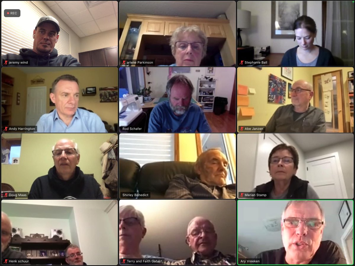 Foodgrains's tweet photo. This time last week, growing project volunteers from all over #Alberta gathered on Zoom for a spring meeting, getting ready for 2022 π We love seeing the enthusiasm of this group to #endhunger globally, by investing in a #growingproject locally!
πΈ: Taber Foodgrains Project https://t.co/1HhVCeGmN2