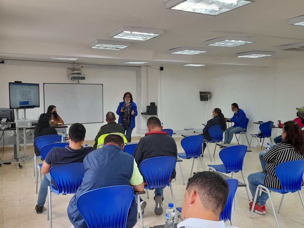 UnidadVictimas's tweet photo. Con la asistencia de administraciones municipales, mesas de participación y Ministerio Público, la @UnidadVictimas adelantó la jornada de asistencia técnica en planes de contingencia y política pública de víctimas en #Arbelaez y #Ubaque, #Cundinamarca. #UnidosPorLasVíctimas🫂 https://t.co/PxGPoi836m