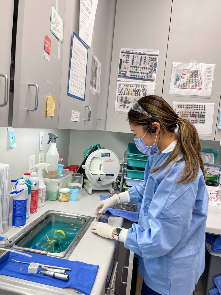 SantaMonicaOMS's tweet photo. Say hi to Michelle! 🖐🏼⁠
⁠
Sanitizing our supplies before and after surgery allows for a thorough clean and helps us to maintain a healthy work environment. 🧼 #oralsurgery https://t.co/GQYG49I1xt