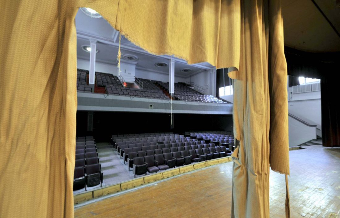 ByEricPratt's tweet photo. The Fort Dodge Study Club and Fort Dodge Fine Arts Association are pushing to get the Phillips Auditorium project across the finish line. A fundraiser this Friday at the historic venue will help fuel the renovation. https://t.co/SbxUOIeHtA @FDFineArts https://t.co/GFhjKBqtwx