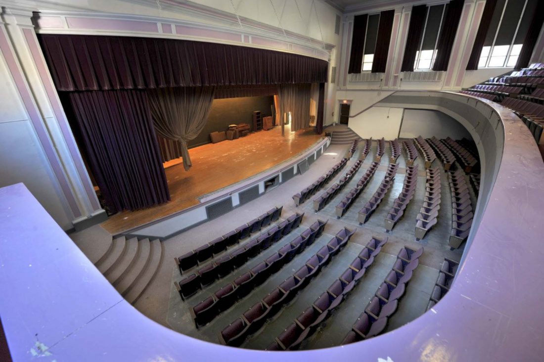 ByEricPratt's tweet photo. The Fort Dodge Study Club and Fort Dodge Fine Arts Association are pushing to get the Phillips Auditorium project across the finish line. A fundraiser this Friday at the historic venue will help fuel the renovation. https://t.co/SbxUOIeHtA @FDFineArts https://t.co/GFhjKBqtwx