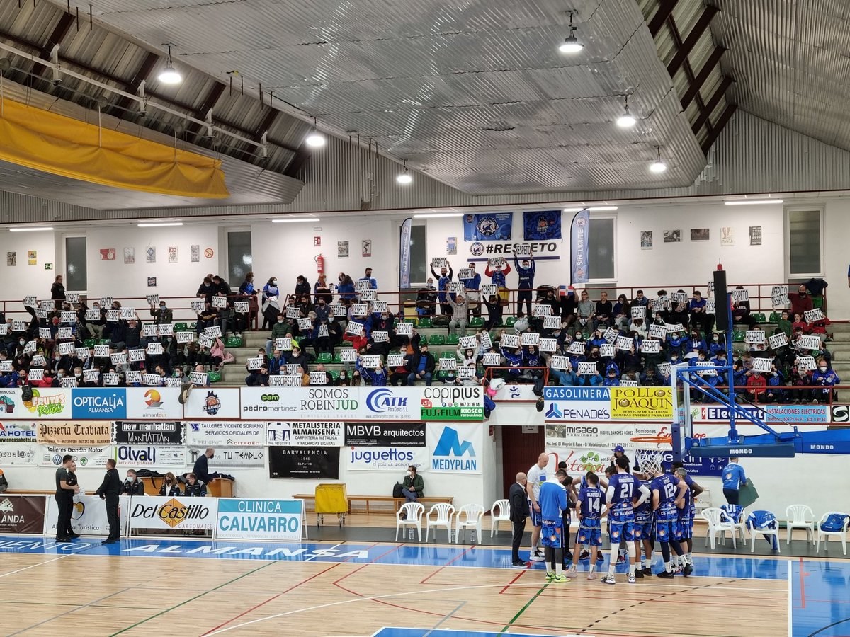 belbelotto's tweet photo. El Pabellón de @AlmansaCiudad pidiendo #RESPETO 🏀
@CBAlmansa https://t.co/Yh3GF5dhzG