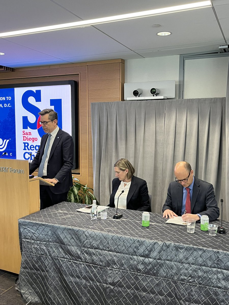davidptp07's tweet photo. During #SDinDC Trip, we had very productive session with Deputy Assistant Secretary @StateDept Rachel Poynter, introduced by @StephenWhitburn and moderated by @ConsuladoUSATJ Thomas Reott. @BCGobierno found a well-aware diplomat, strong & solid collaboration along with @SRE_mx. https://t.co/R1WECQNt3v