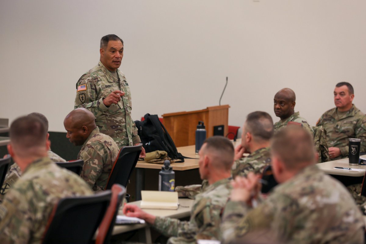 'We exist as an Army...to fight and win our nations wars'.

This morning, U.S. Army Forces Command (#FORSCOM) Commanding General, Gen. Michael X. Garrett, met with leaders across the Division for a #leaderdevelopment before departing Fort Drum.