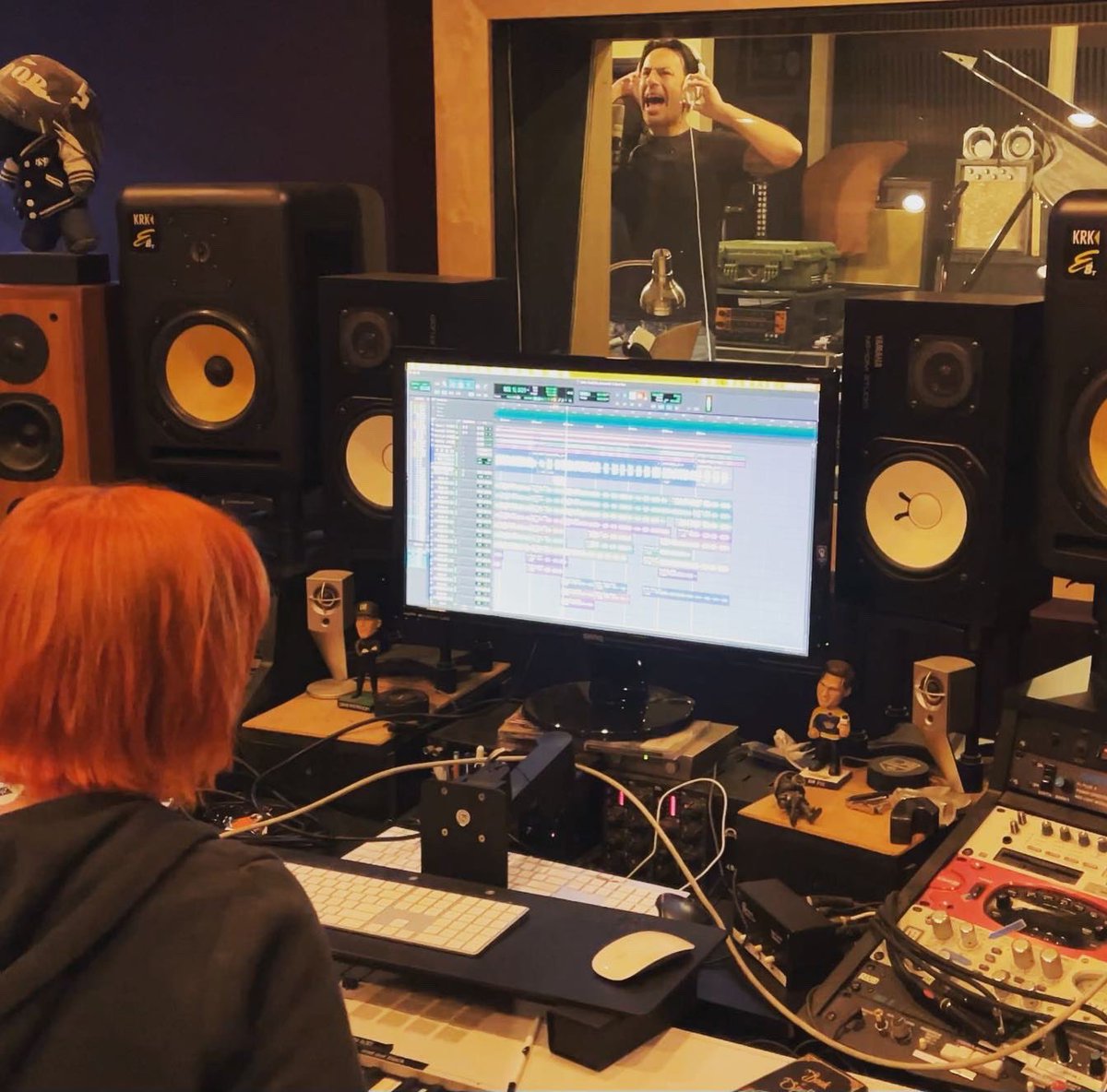 AGTrockofficial's tweet photo. Vocal day! Back in the studio for some goodies we can’t wait to share!
#allgoodthings #single #deluxe #comingsoon #orchestra #remix #studiolyfe https://t.co/hwnWw2jdcC