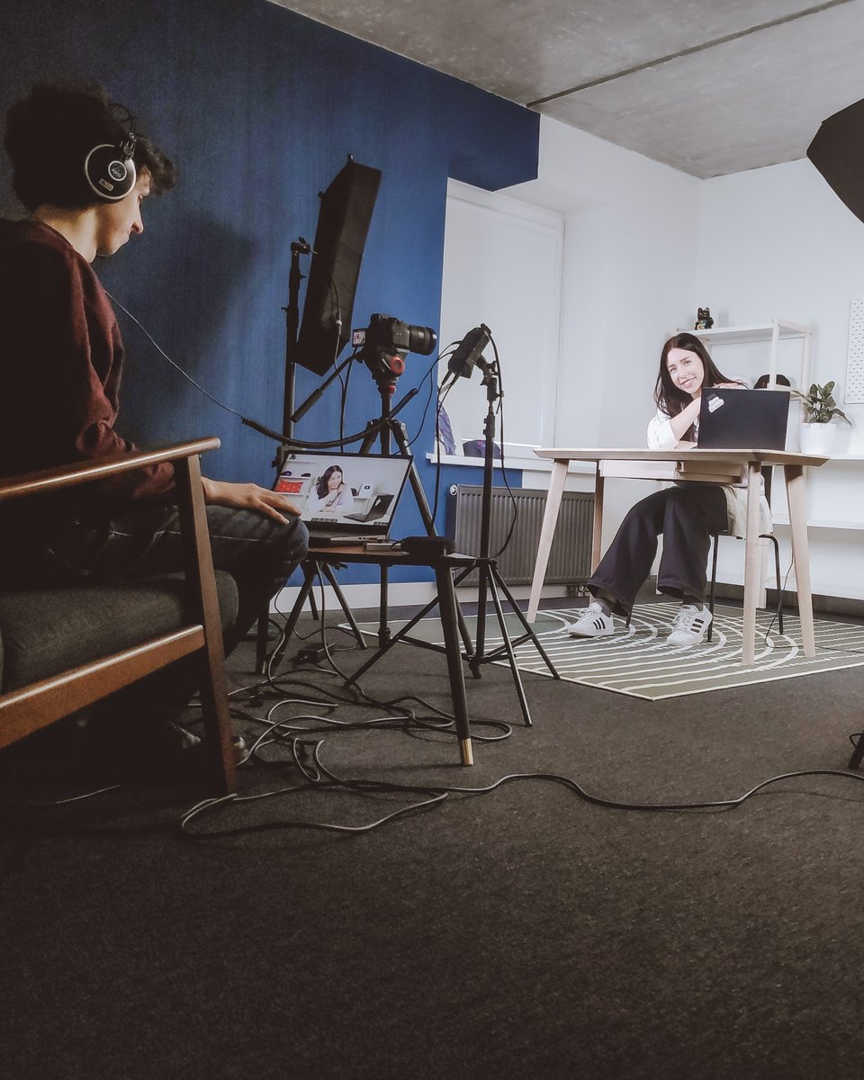 Printful's tweet photo. Take a look at #PrintfulThreads #behindthescenes to get a glimpse of Elizabete, our Threads Moderator for tomorrow’s free online #designconference. ✨ Today’s the last day to sign up ➡️ https://t.co/vkV4BlMnjw https://t.co/p81oexg8iL