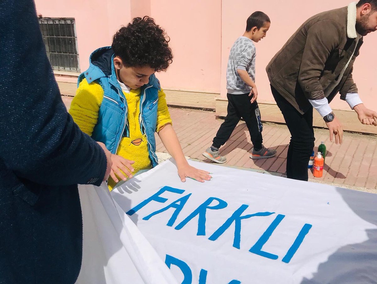 Yarın ilimizde gerçekleşecek olan otizm etkinliğimize çocuklarımızı da dahil ederek hazırlanıyoruz.