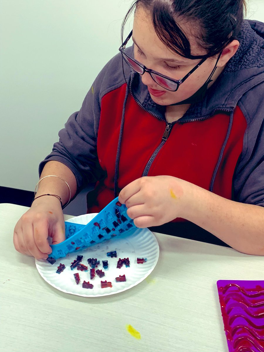 Anna_tms's tweet image. Gummy Bear Party! Happy Birthday May Jay! #TMSComeTogether 🍬🍭