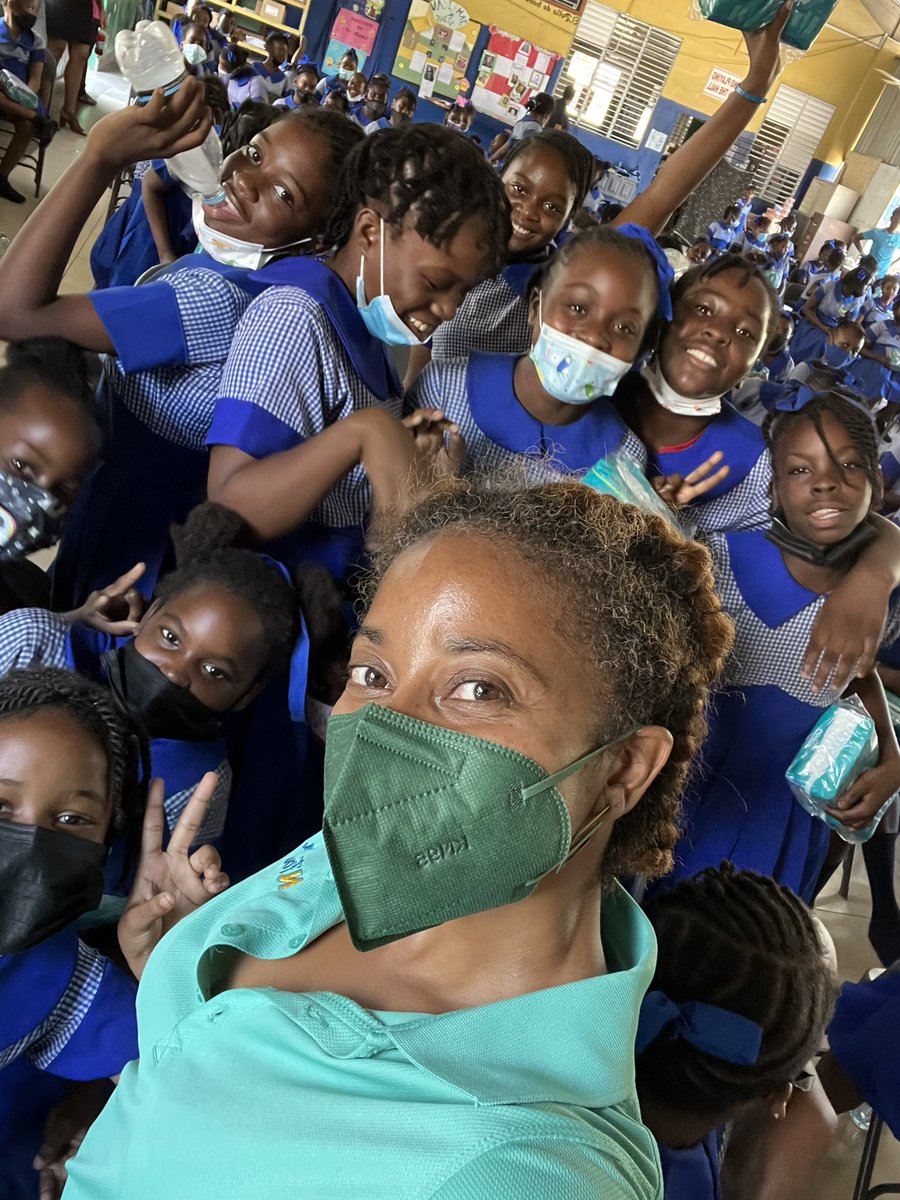 Samara_Salene's tweet photo. Feels good to be able to visit schools again. We take for granted that our girls have what they need when they have their periods but many don’t. 15 schools & 3 institutions, over 3000 pads from monies donated by our staff #endperiodpoverty #JWNFoundation #morethanrum https://t.co/3djJ5T3Di0
