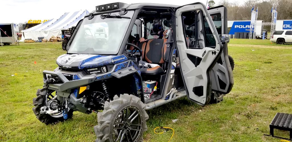 4xspower's tweet photo. We got to @HighLifter #MudNationals yesterday for set up and ran into the guys at @kfiproducts! All the action starts today, so be sure to swing by to say what's up $ see what's new for 2022! #XSpowerBatteries #kfiproducts #XSpower #4xspower #MudNationals #HighLifter #Polaris https://t.co/JmnAcLElJe