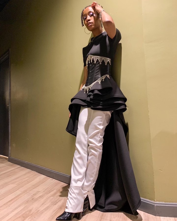 damoyee's tweet image. #DAMOYEE’s gorgeous high-low and rhinestone corset moment this past weekend. 😍✨ What a night to remember!!

More live shows announcing soon! Keep track here: ➡️ damoyee.com/tour