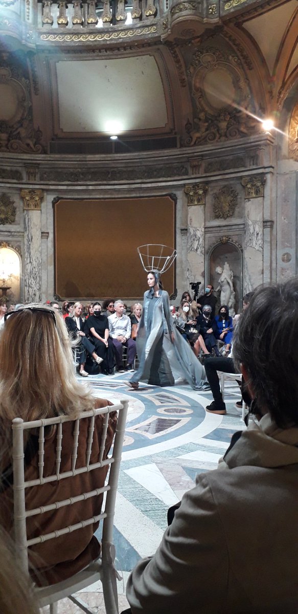 cestebarena's tweet photo. #ARFW | Este mediodía asistí al desfile de la Asociación Moda Sostenible Argentina, realizado en el marco de #ArgentinaFashionWeek. Felicito a @AleGougy y todas las diseñadoras que integran #AMSOAR, cuyas actividades declaramos de interés #ambiental en @LegisCABA. #EcoFashion👗👏 https://t.co/EmigRHVzr5