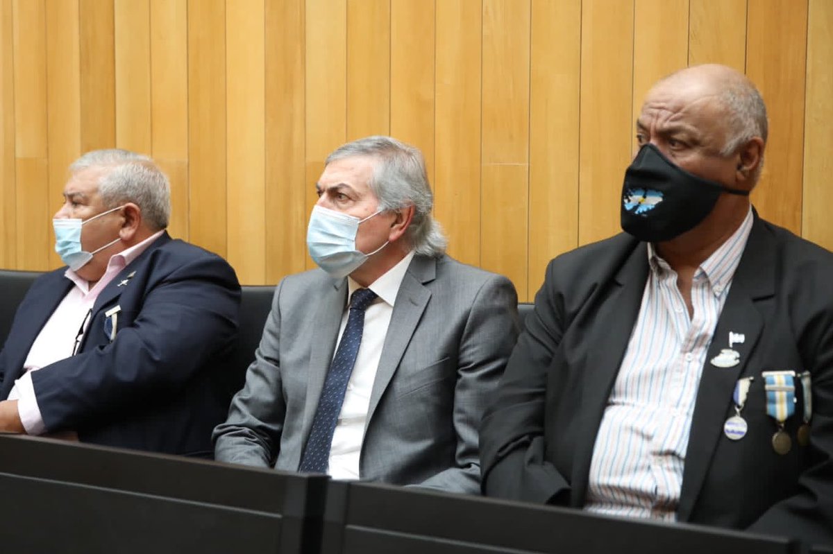 LegislaturaCBA's tweet photo. En el recinto se encuentran el vicegobernador @manuelcalvocba, el ministro @carlosmassei, representantes de las Fuerzas Armadas, de distintas organizaciones de excombatientes y dos veteranos de guerra que trabajan en la Legislatura. 
#LegislaturaCBA2022 https://t.co/TZSeYqwVcV