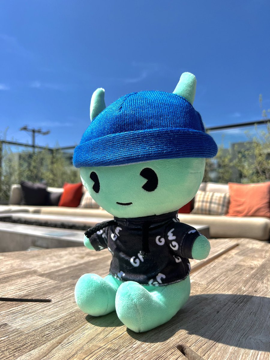 alienfrens's tweet photo. first prototype just came in 🖖🏼💚 https://t.co/CCH6yUygyr